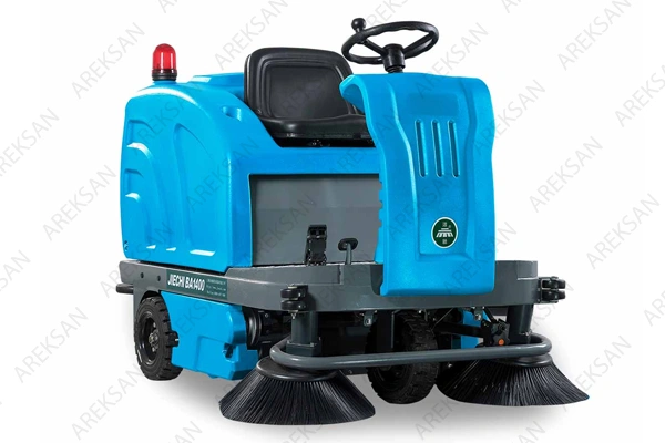 binicili akülü zemin süpürücü