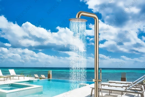 "Havuz ve sahil duşu, el duşu ve ayak yıkama özellikleri ile modern tasarım."