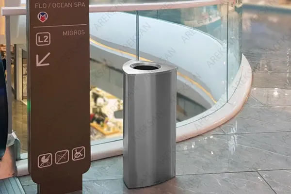 iç mekan çöp kovaları